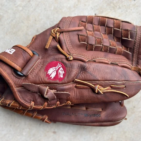 Nokona Walnut 13" Softball/Baseball Glove: W-1300 Right-handed thrower. - Picture 1 of 7